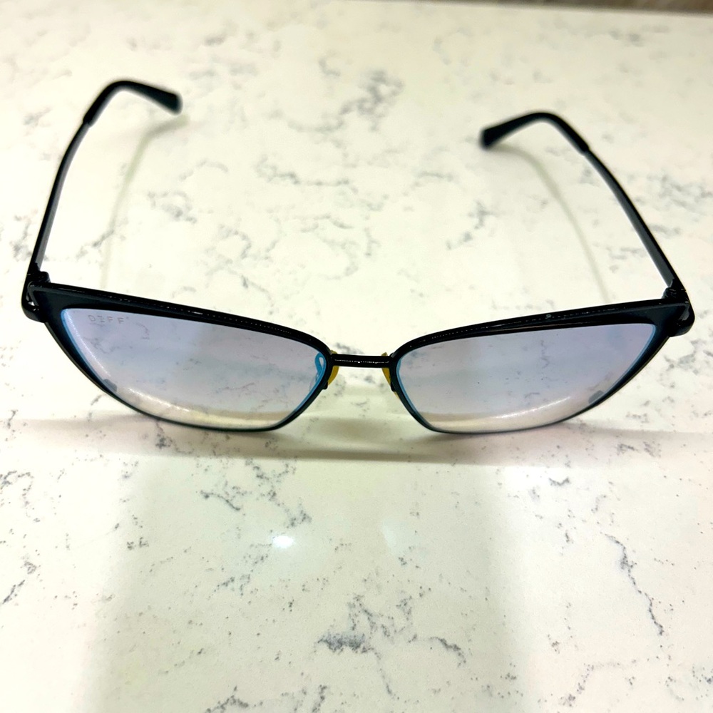 Diff Sunglasses - image 3